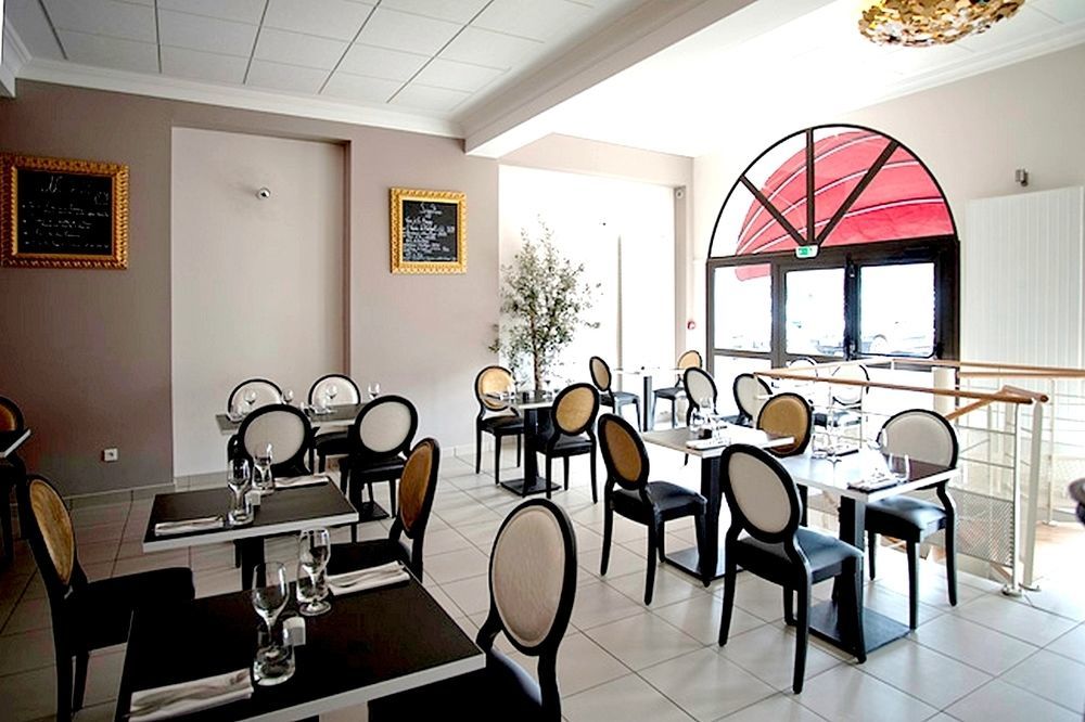 Logis Le Chene Dore La Loupe Kültér fotó
